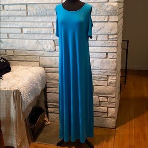 NWT!!! JACLYN SMITH Cold Shoulder Maxi Dress